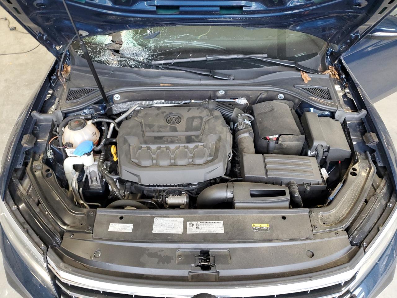 1VWAA7A36JC000827 2018 Volkswagen Passat S