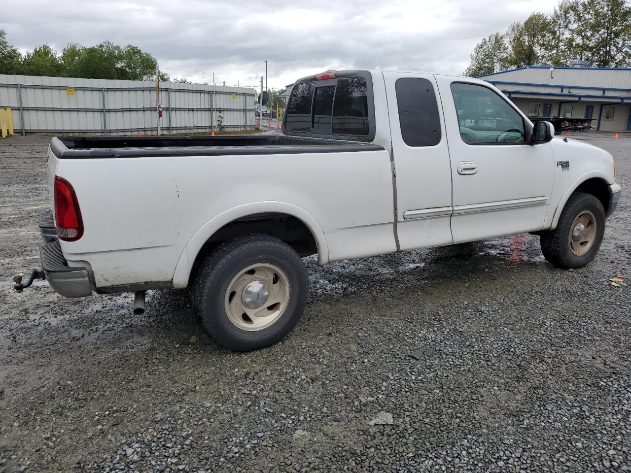 2FTRX18L8YCB17045 2000 Ford F150