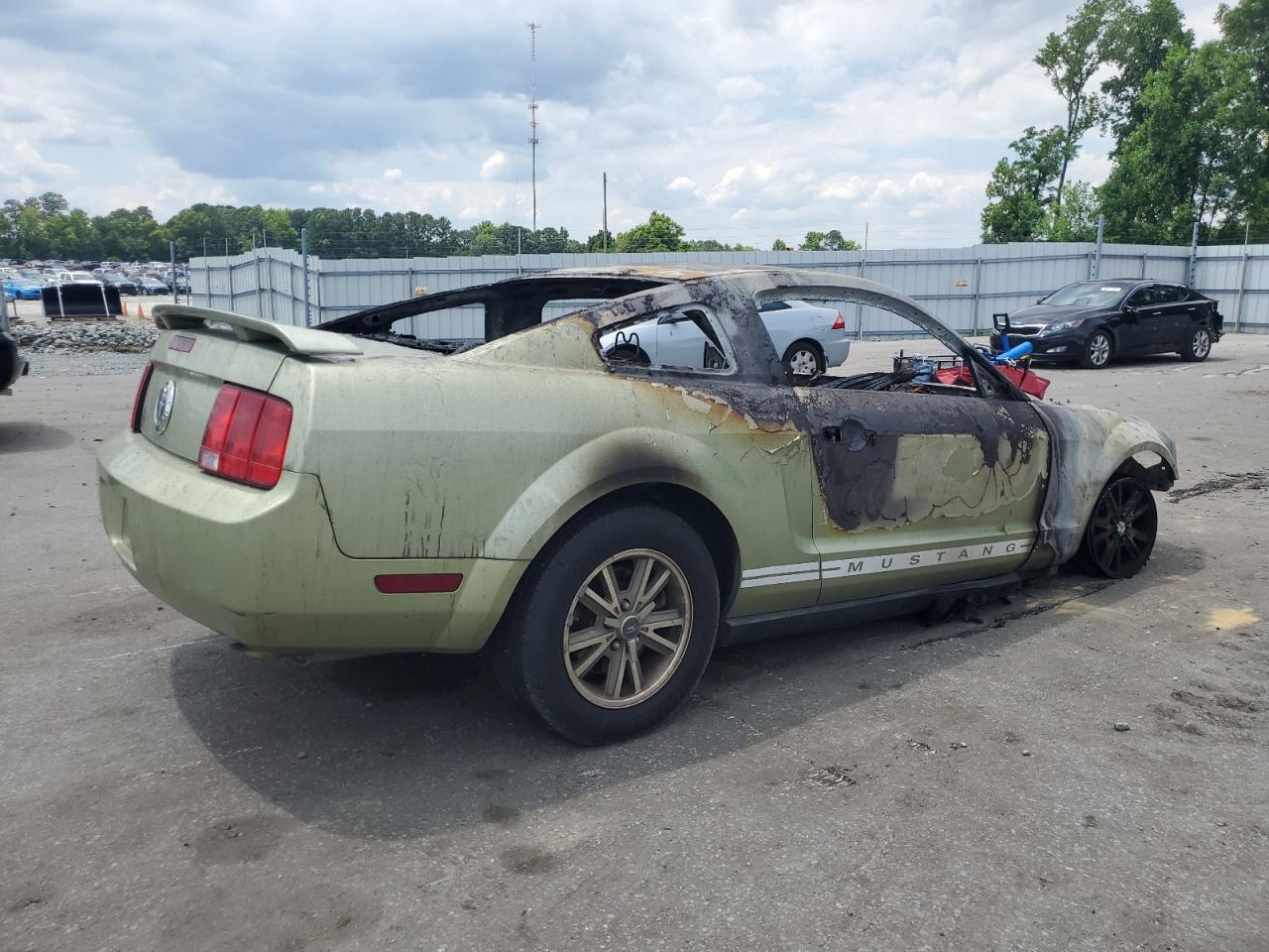 1ZVFT80N655110456 2005 Ford Mustang