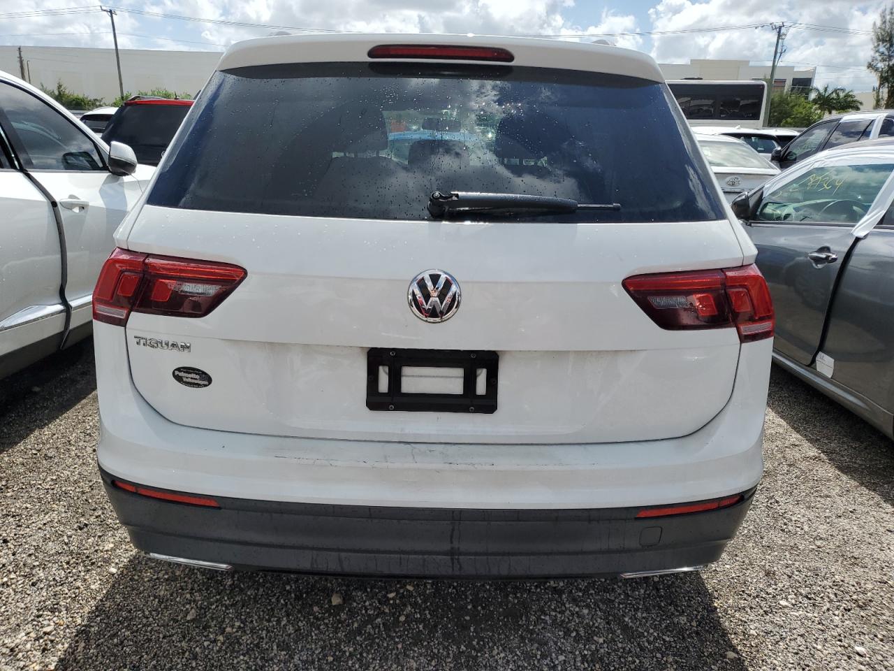 3VV1B7AXXKM046018 2019 Volkswagen Tiguan S