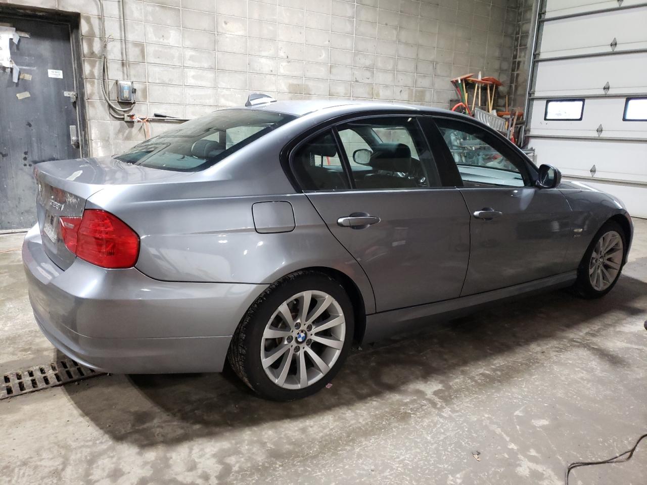 WBAPK7C53BA816171 2011 BMW 328 Xi