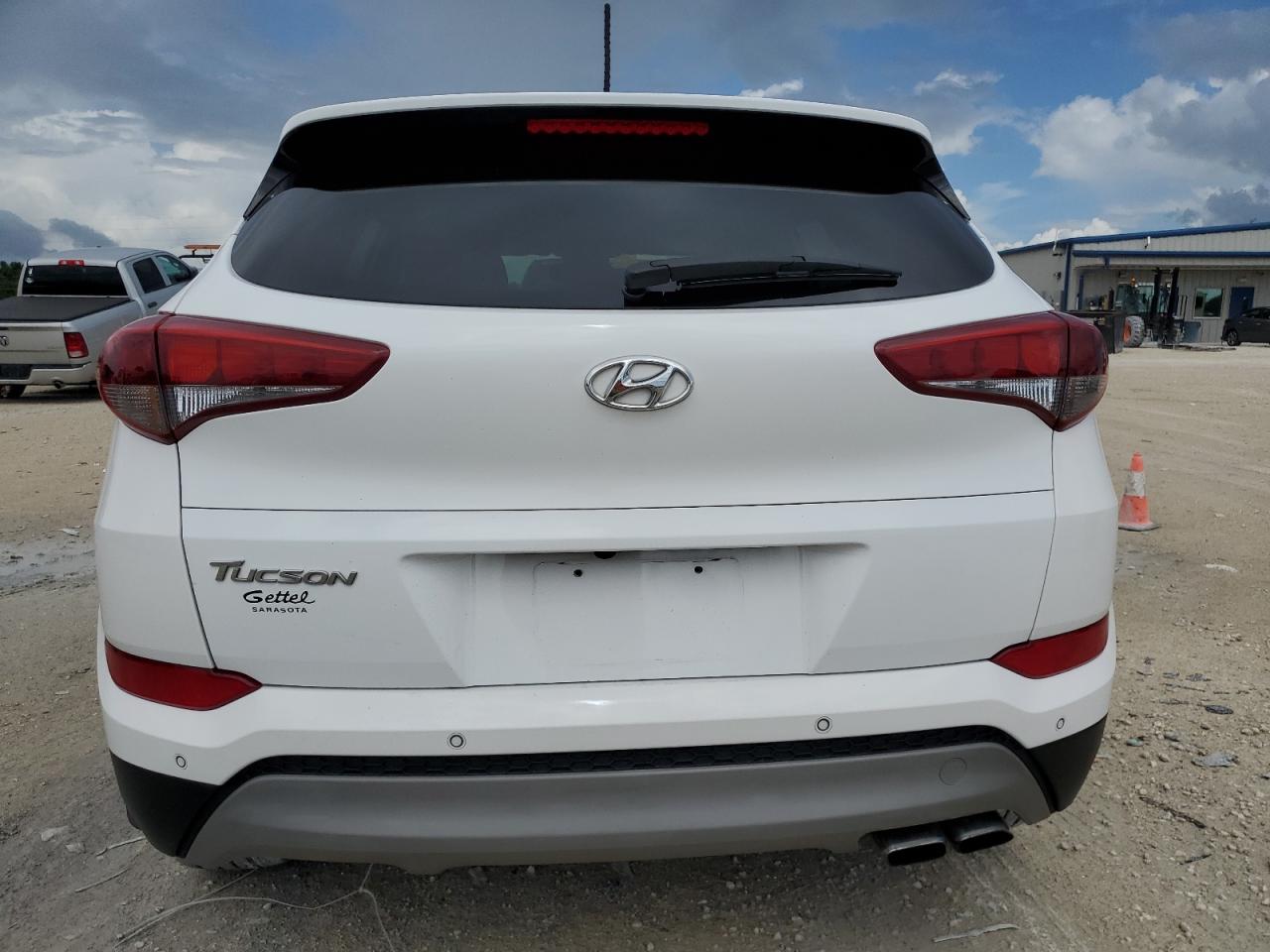 KM8J33A20HU559657 2017 Hyundai Tucson Limited