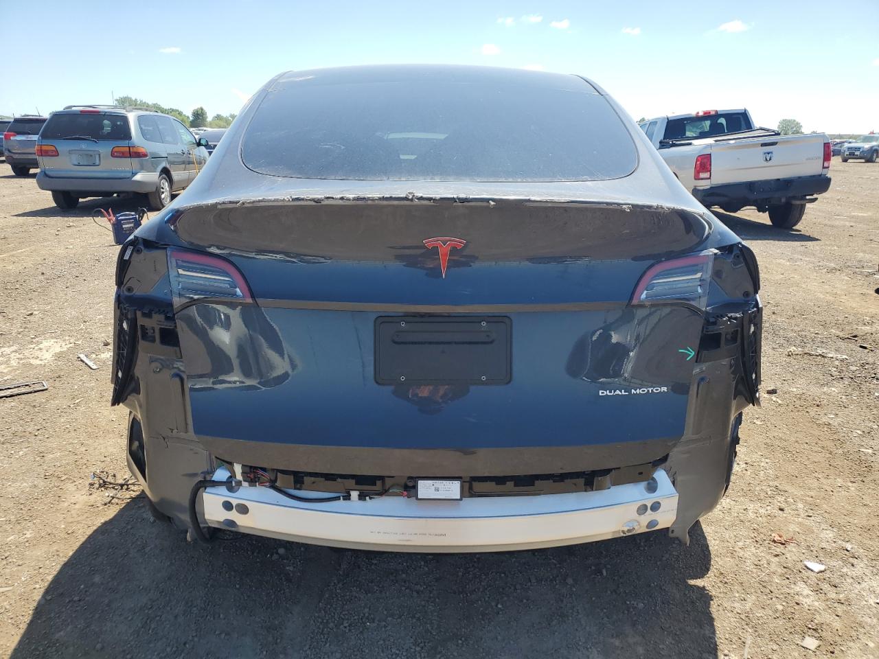 7SAYGDEE4RF995863 2024 Tesla Model Y