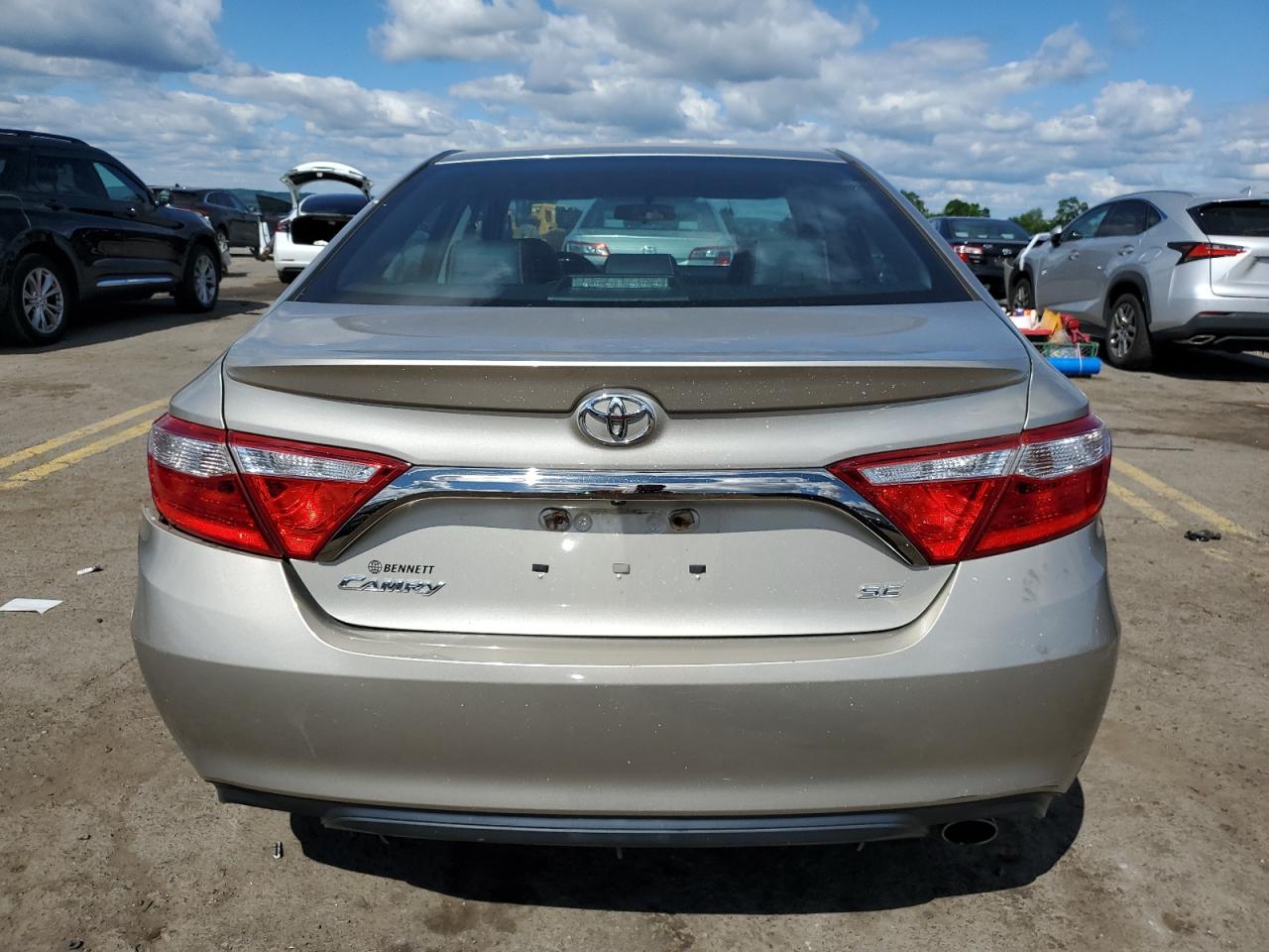 4T1BF1FK0FU115698 2015 Toyota Camry Le