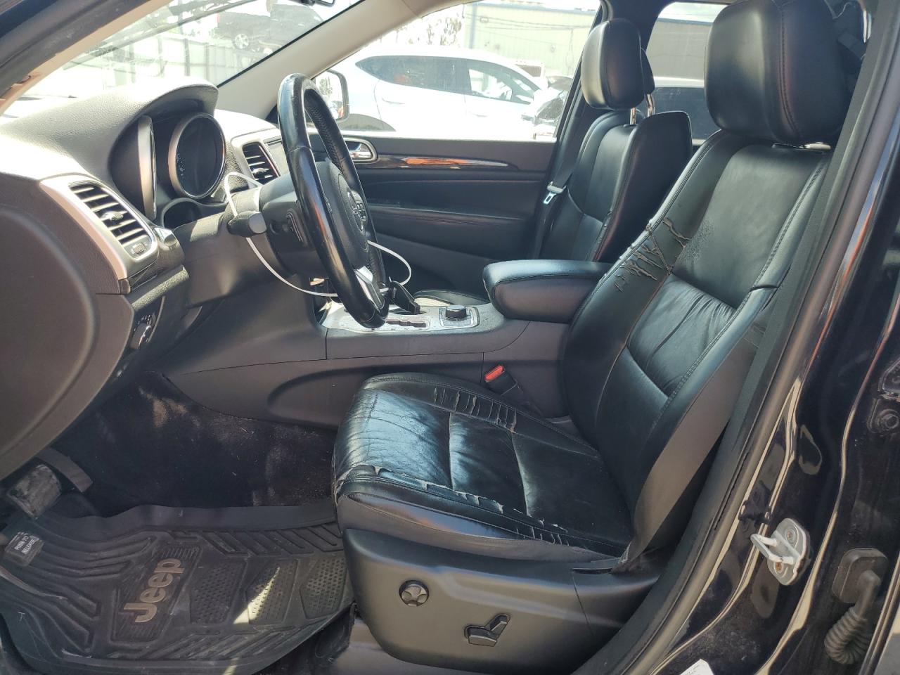 1J4RR4GG2BC504584 2011 Jeep Grand Cherokee Laredo