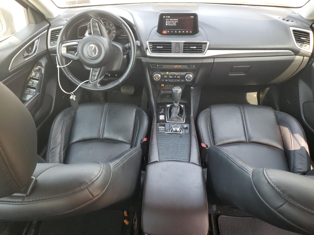 3MZBN1L38JM250992 2018 Mazda 3 Touring