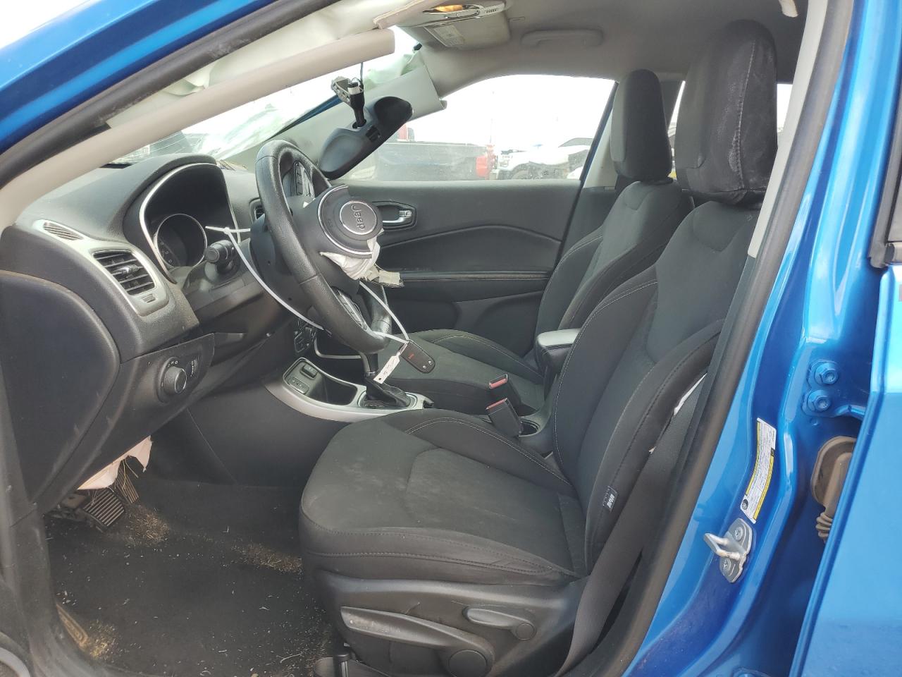 3C4NJCAB0JT338569 2018 Jeep Compass Sport