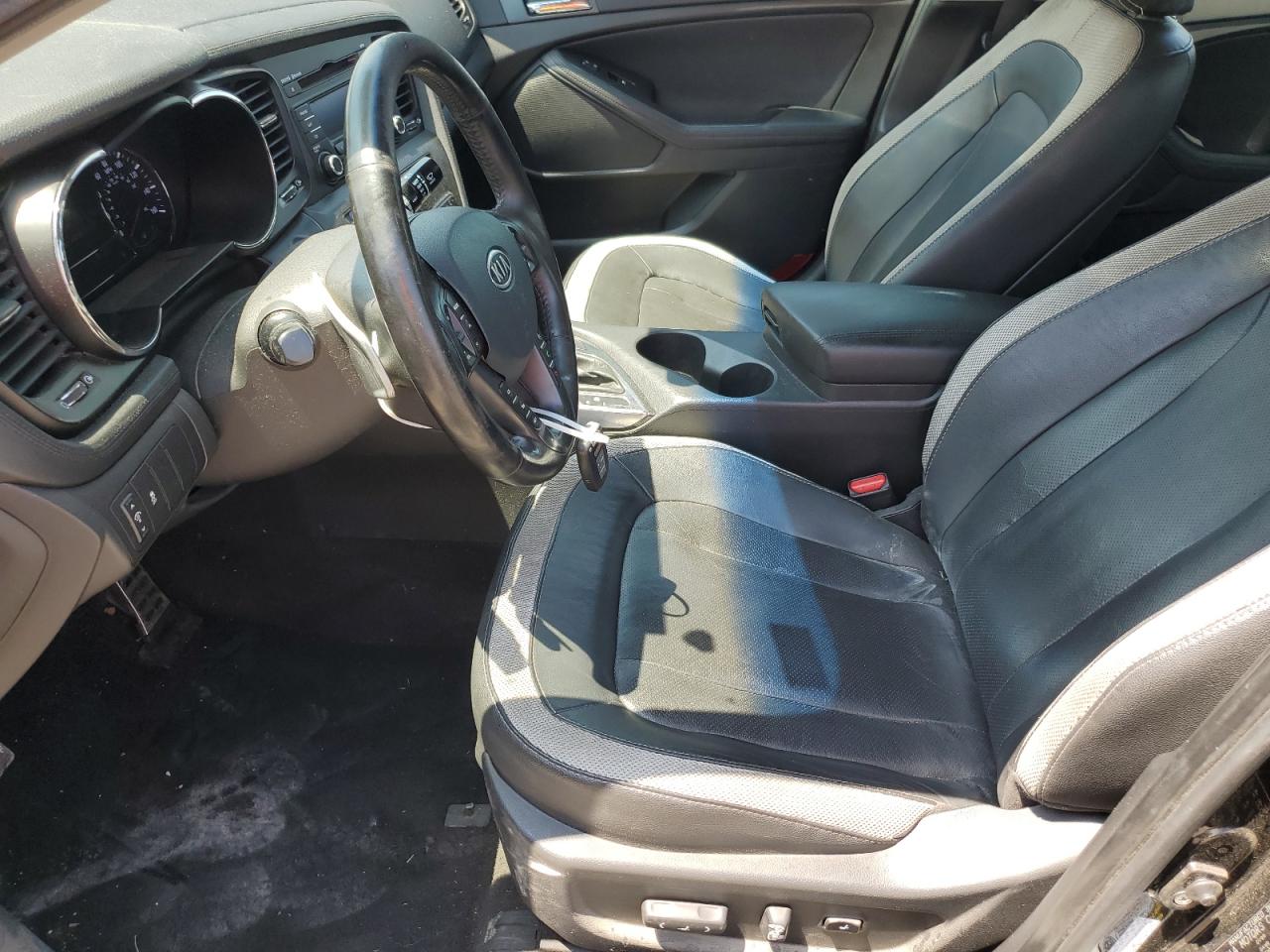 KNAGR4A6XB5176975 2011 Kia Optima Sx