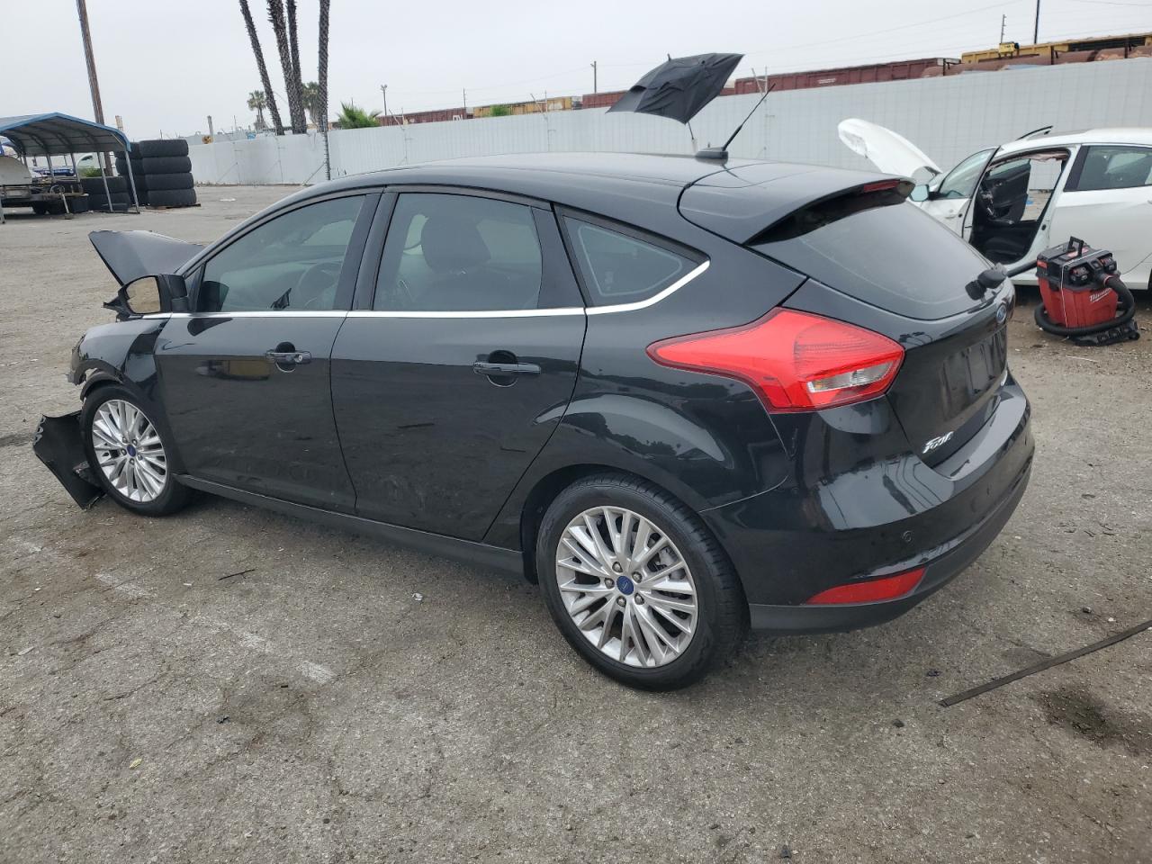 1FADP3N2XFL241232 2015 Ford Focus Titanium