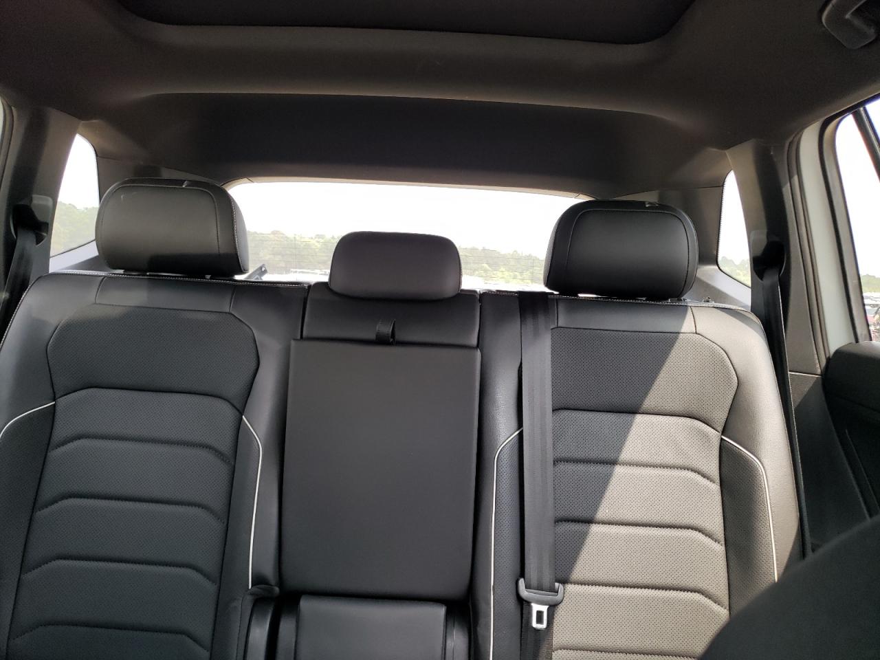 3VV4B7AX3NM035752 2022 Volkswagen Tiguan Sel R-Line