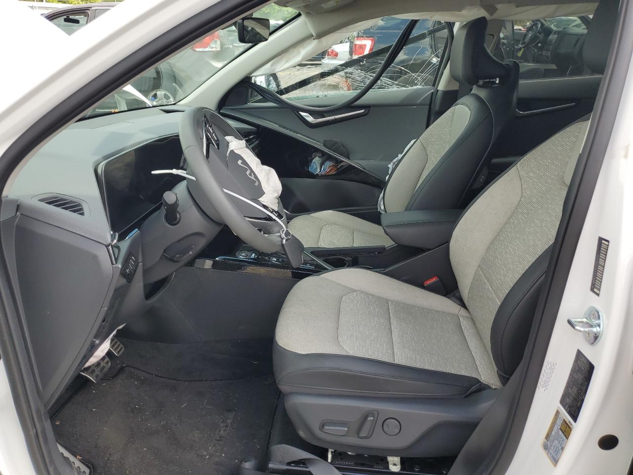 KNDCT3LE1P5084226 2023 Kia Niro Sx