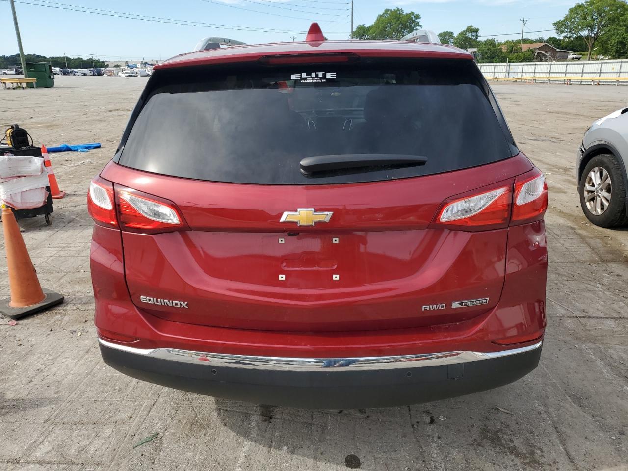 2GNAXVEV0J6115876 2018 Chevrolet Equinox Premier