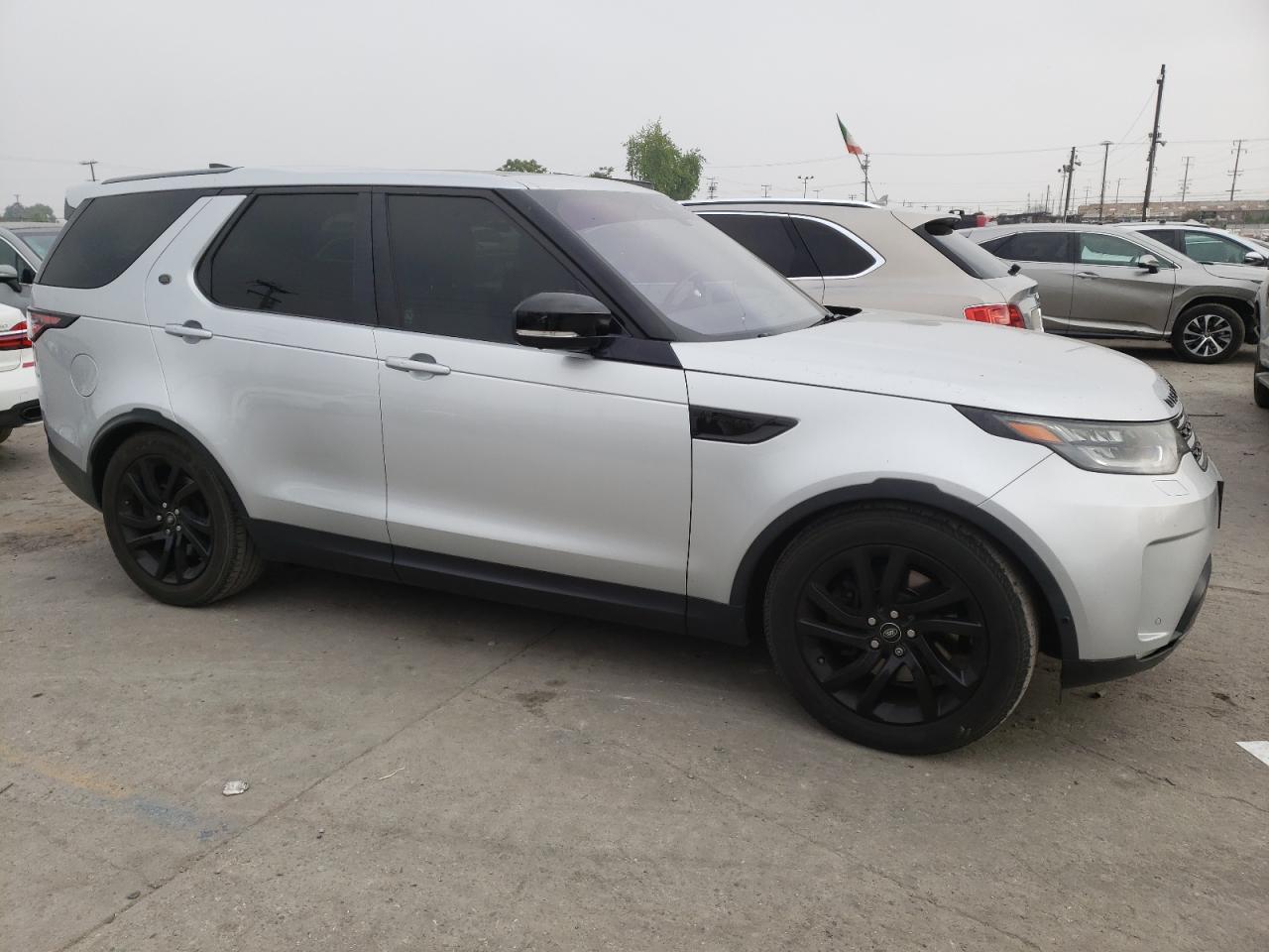 2017 Land Rover Discovery Hse vin: SALRRBBV9HA040089