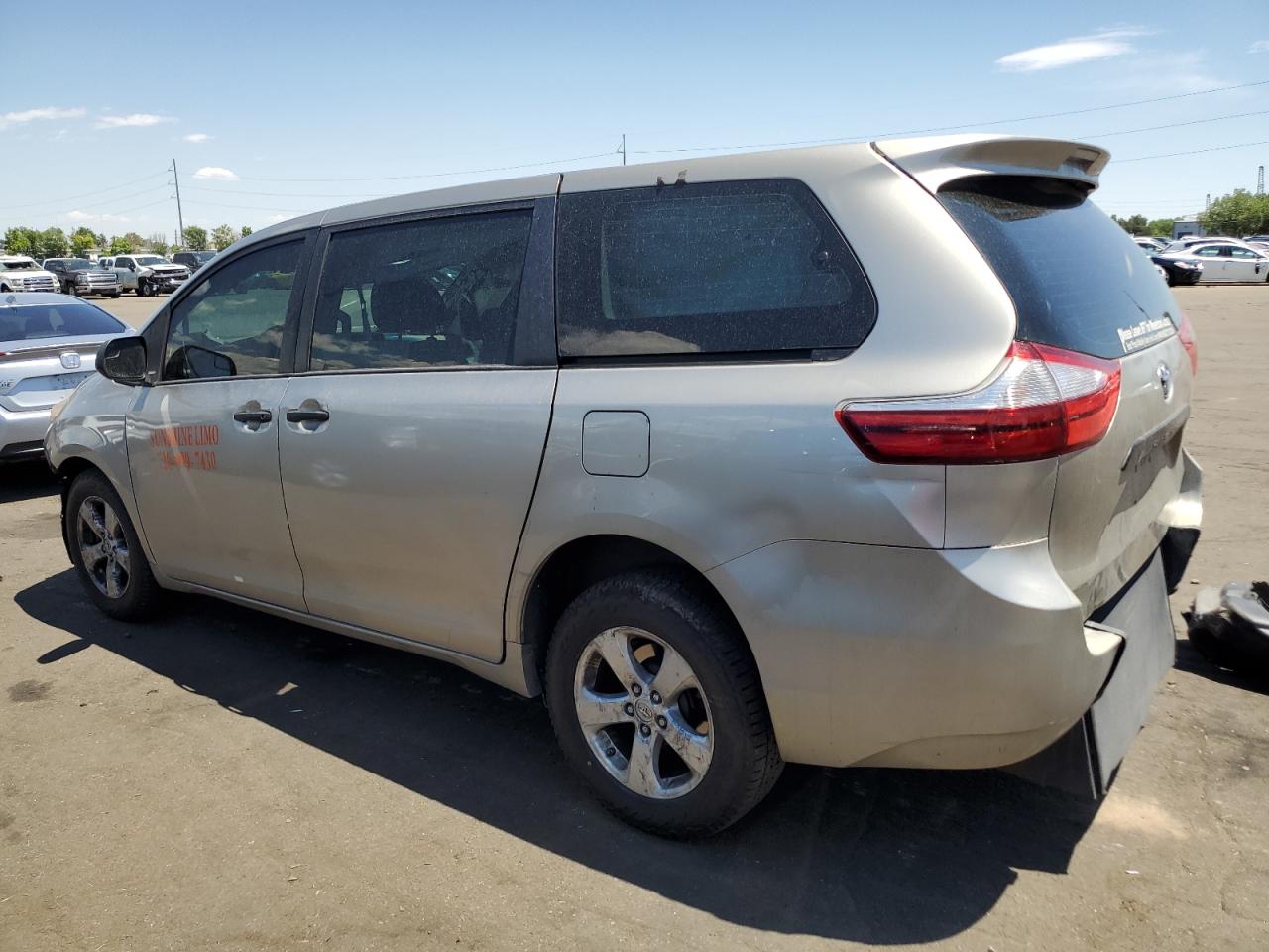 2016 Toyota Sienna vin: 5TDZK3DC2GS735108