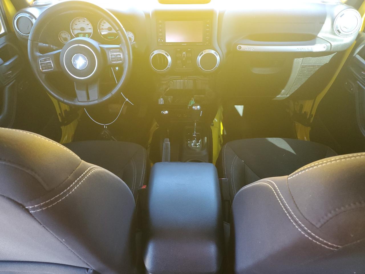 1C4BJWEG3FL665724 2015 Jeep Wrangler Unlimited Sahara