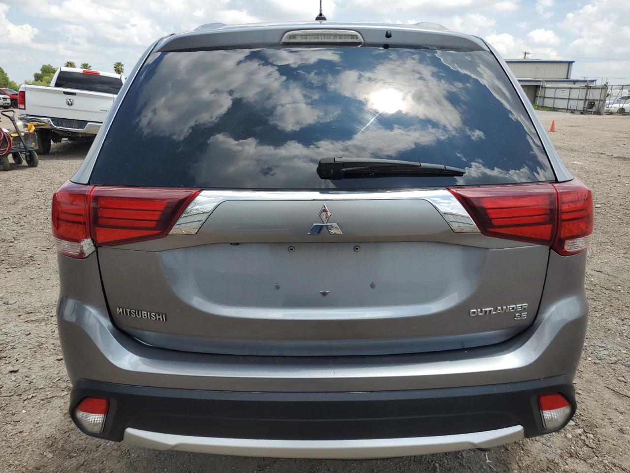 JA4AD3A31GZ018929 2016 Mitsubishi Outlander Se