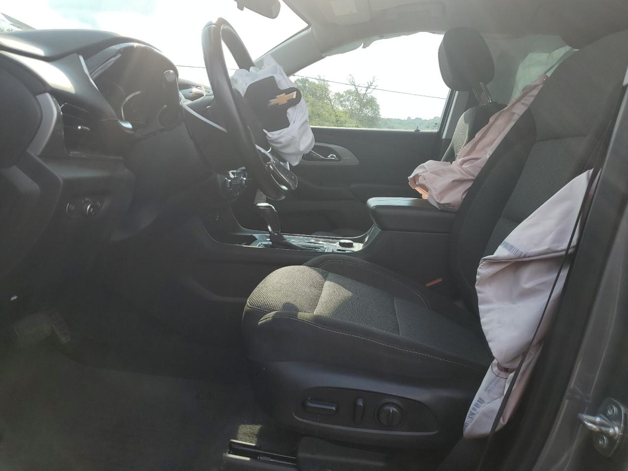 1GNERGKW5LJ318529 2020 Chevrolet Traverse Lt