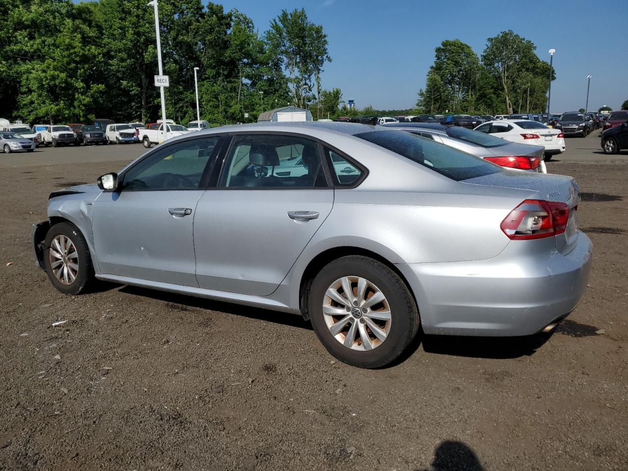 2014 Volkswagen Passat S vin: 1VWAT7A34EC080161