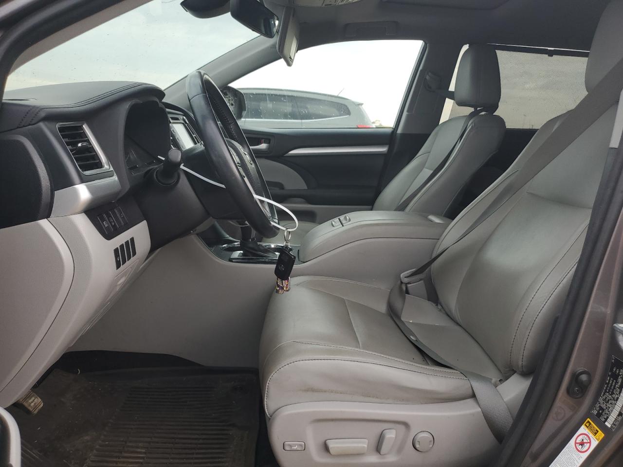 5TDJZRFH6HS467346 2017 Toyota Highlander Se