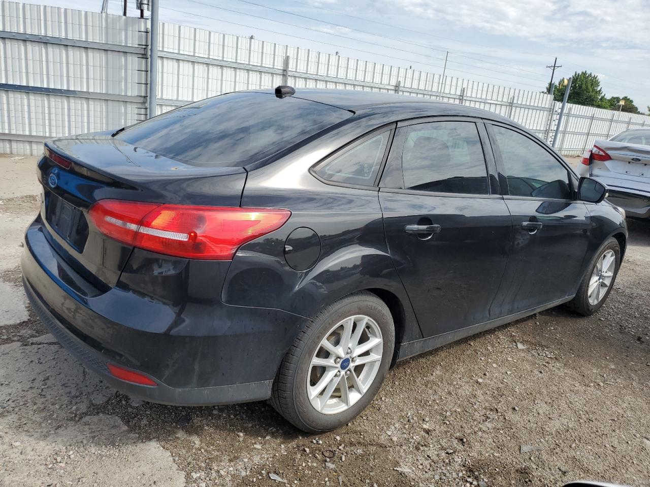 2015 Ford Focus Se vin: 1FADP3F27FL343537