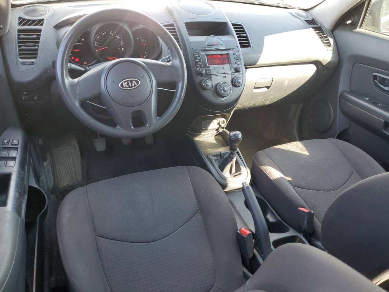 KNDJT2A11B7205934 2011 Kia Soul