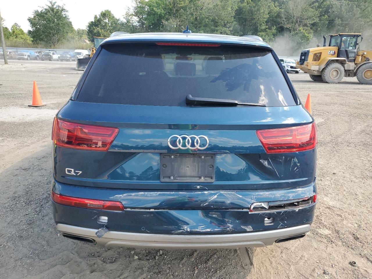 WA1LHAF75KD025286 2019 Audi Q7 Premium Plus