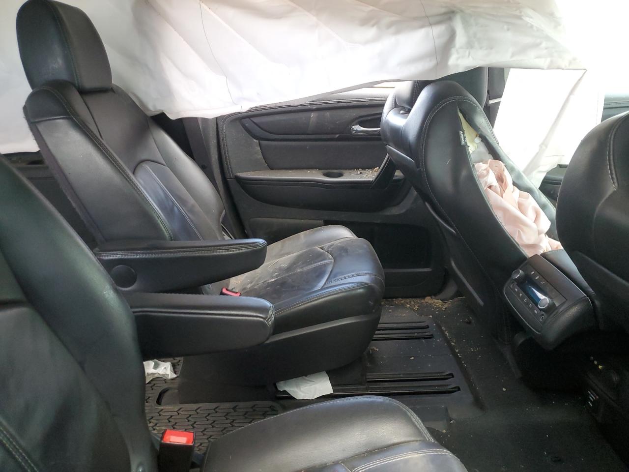 1GNKVHKD7FJ384765 2015 Chevrolet Traverse Lt