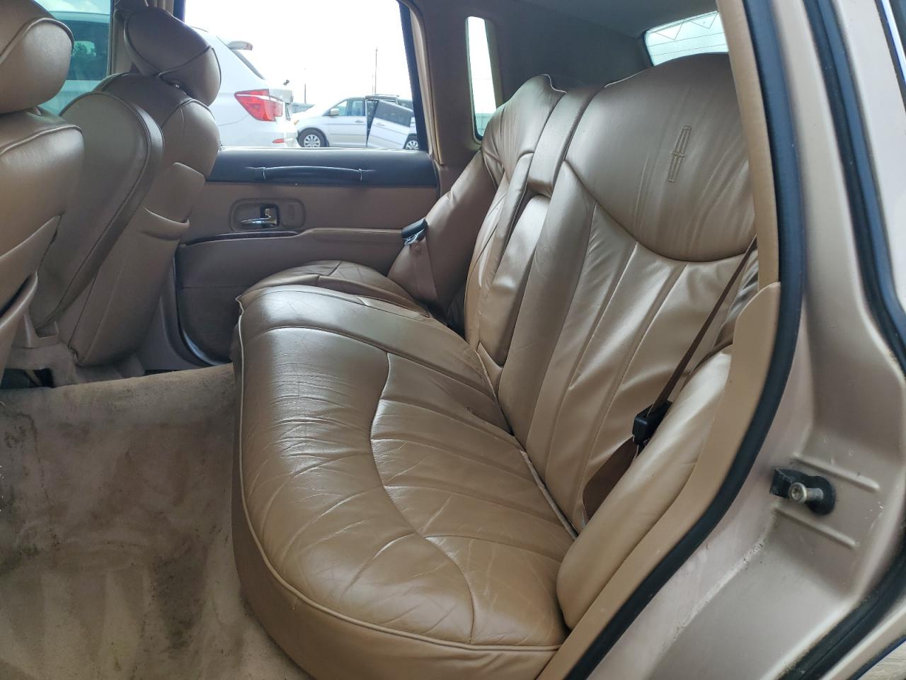 1LNLM81WXTY677108 1996 Lincoln Town Car Executive