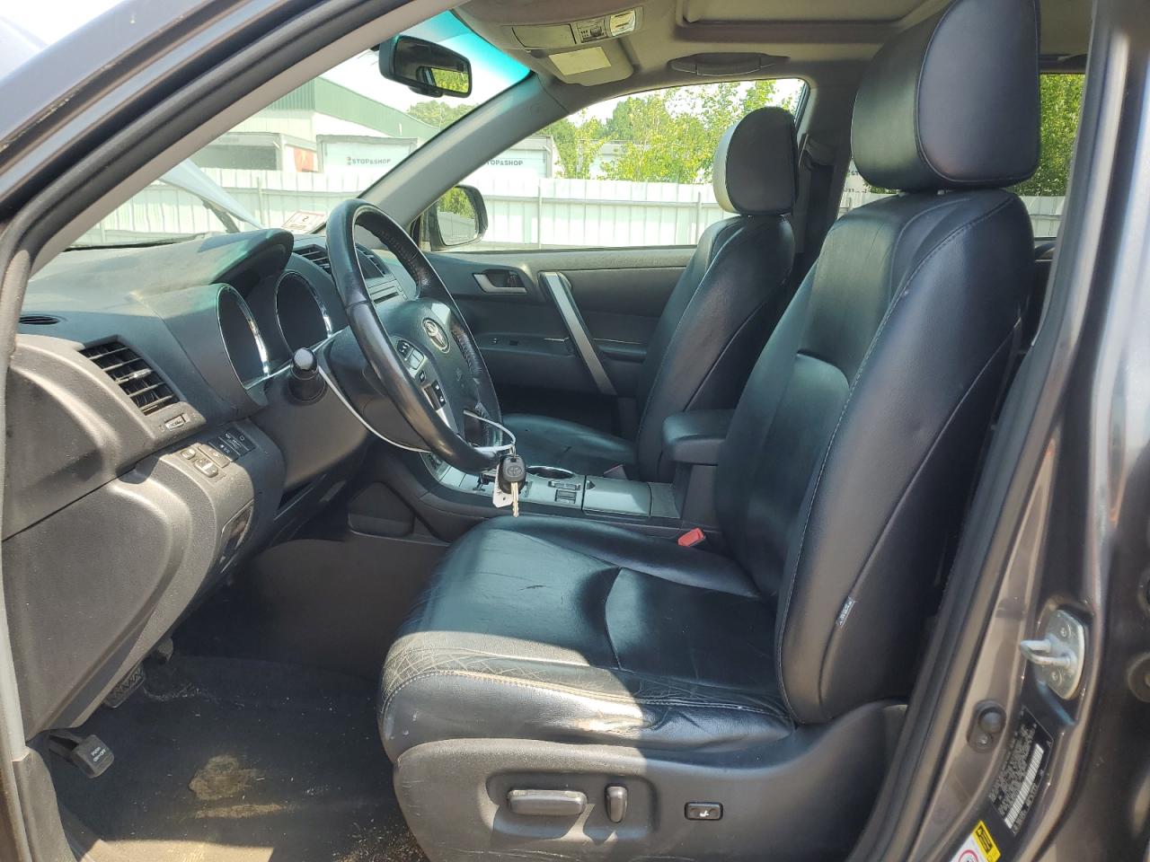 5TDBK3EH4CS100882 2012 Toyota Highlander Base