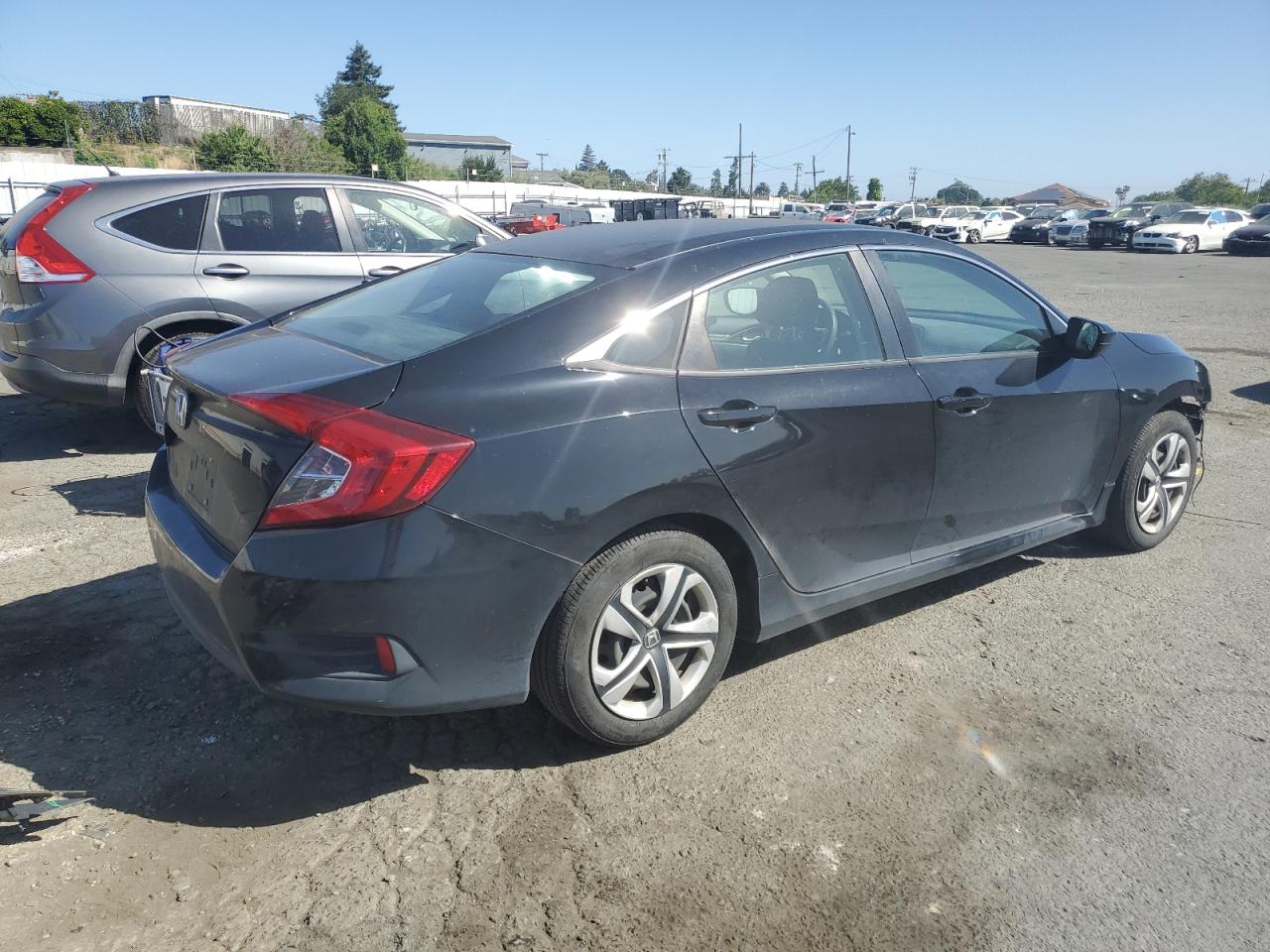 2HGFC2F56HH556211 2017 Honda Civic Lx