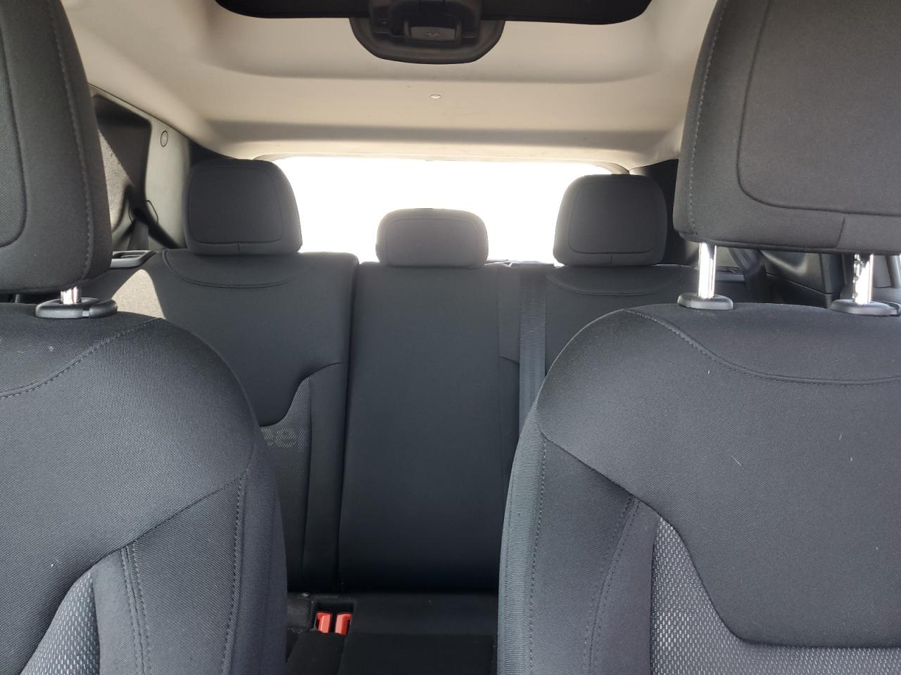 ZACCJBBT1GPE38270 2016 Jeep Renegade Latitude