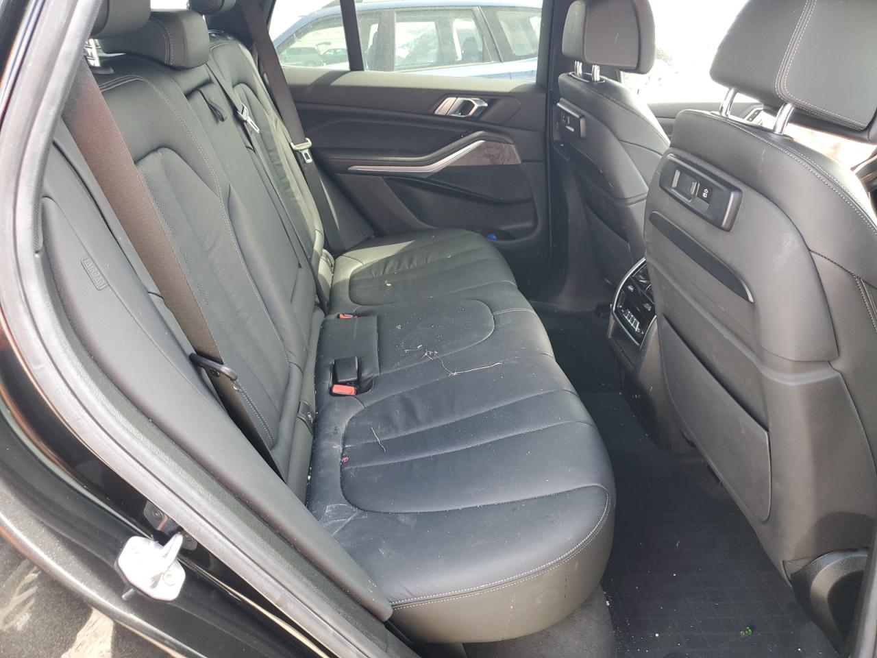 5UXCR6C58KLL39859 2019 BMW X5 xDrive40I