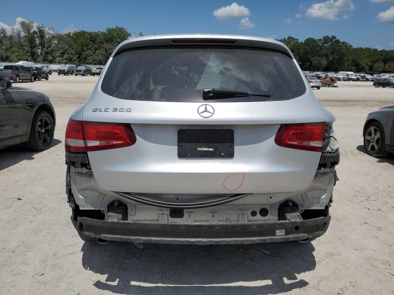 WDC0G4JB8GF055977 2016 Mercedes-Benz Glc 300