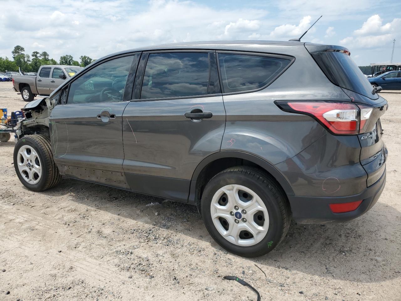 2018 Ford Escape S vin: 1FMCU0F78JUB24254