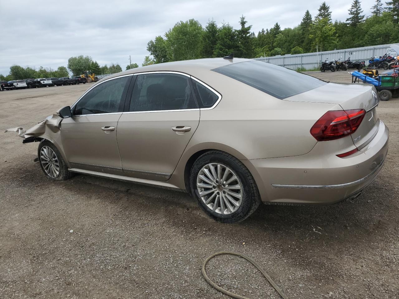 1VWBT7A3XHC050798 2017 Volkswagen Passat Se