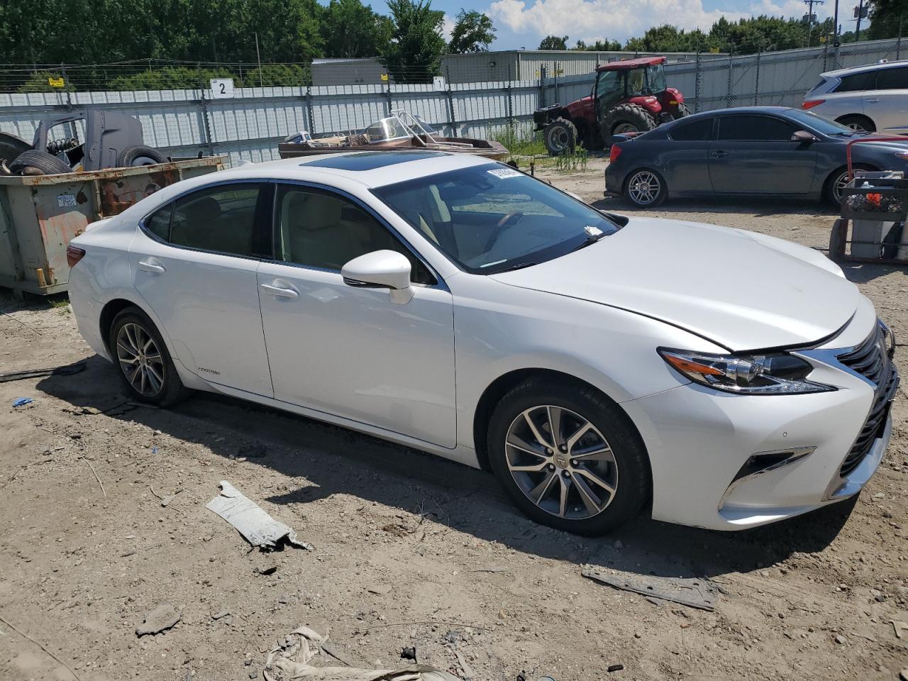 JTHBW1GG3G2104740 2016 Lexus Es 300H