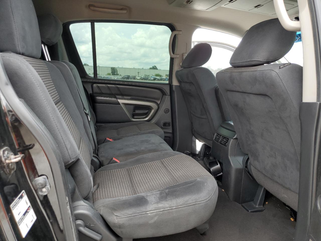 5N1AA0ND7FN609543 2015 Nissan Armada Sv