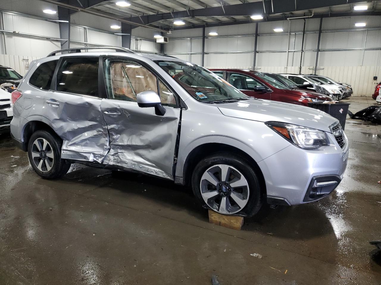 2017 Subaru Forester 2.5I Limited vin: JF2SJARC8HH423349