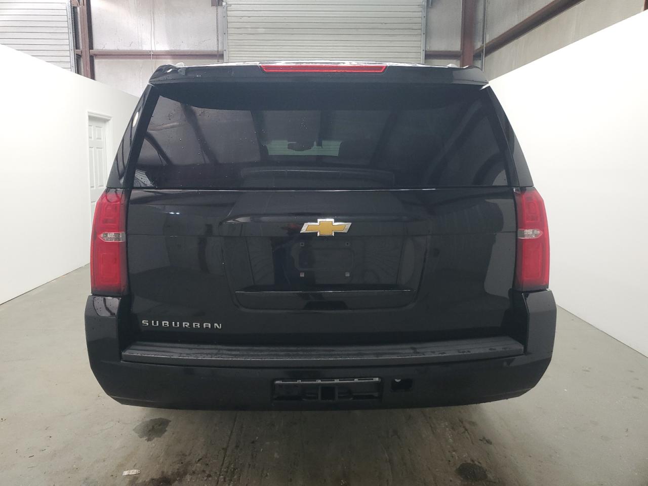 1GNSKHKC3KR346395 2019 Chevrolet Suburban K1500 Lt