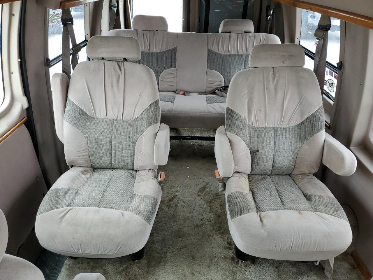 1FDRE14W5YHA27331 2000 Ford Econoline E150 Van