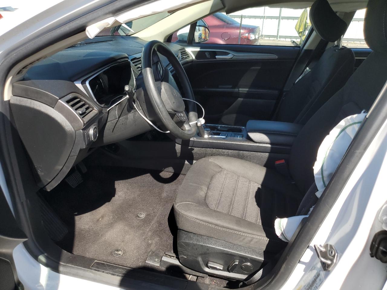 3FA6P0HD8LR136142 2020 Ford Fusion Se