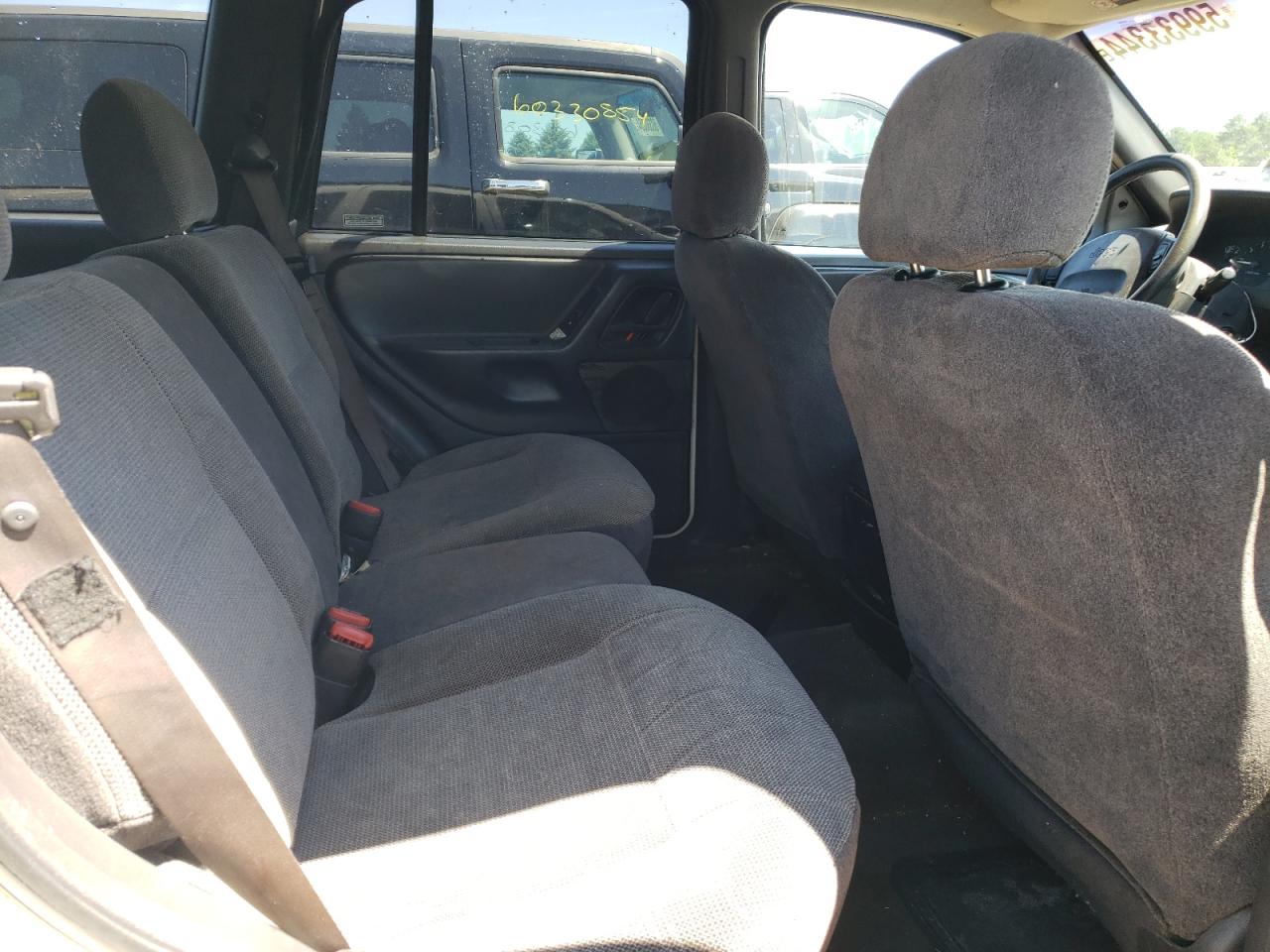 1J4GW58N1XC624208 1999 Jeep Grand Cherokee Laredo