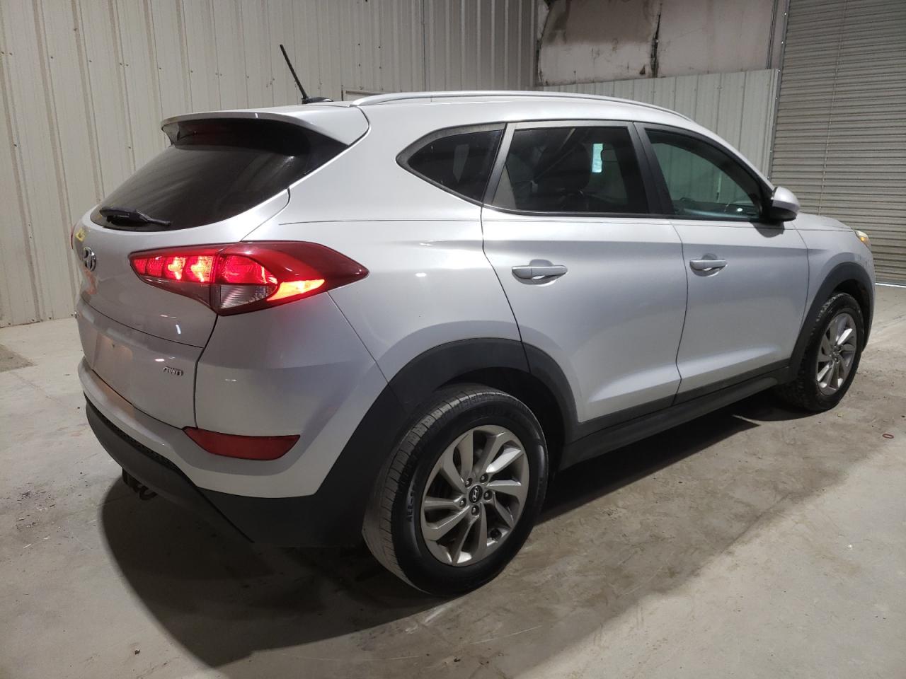 2016 Hyundai Tucson Limited vin: KM8J3CA49GU059481