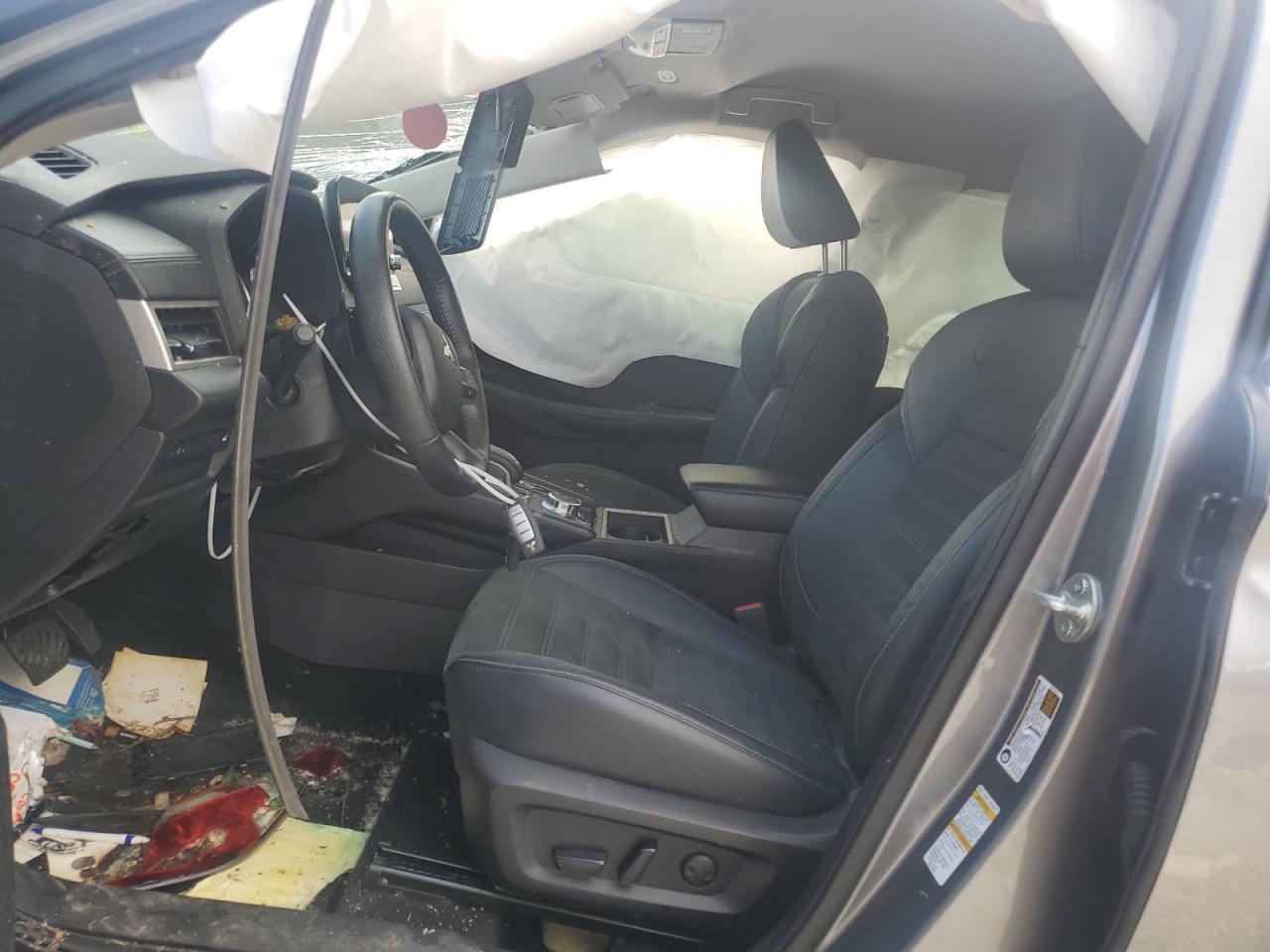 JA4J3UA82NZ040388 2022 Mitsubishi Outlander Se