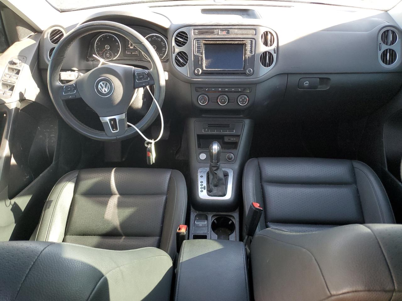 WVGBV7AX7GW516843 2016 Volkswagen Tiguan S