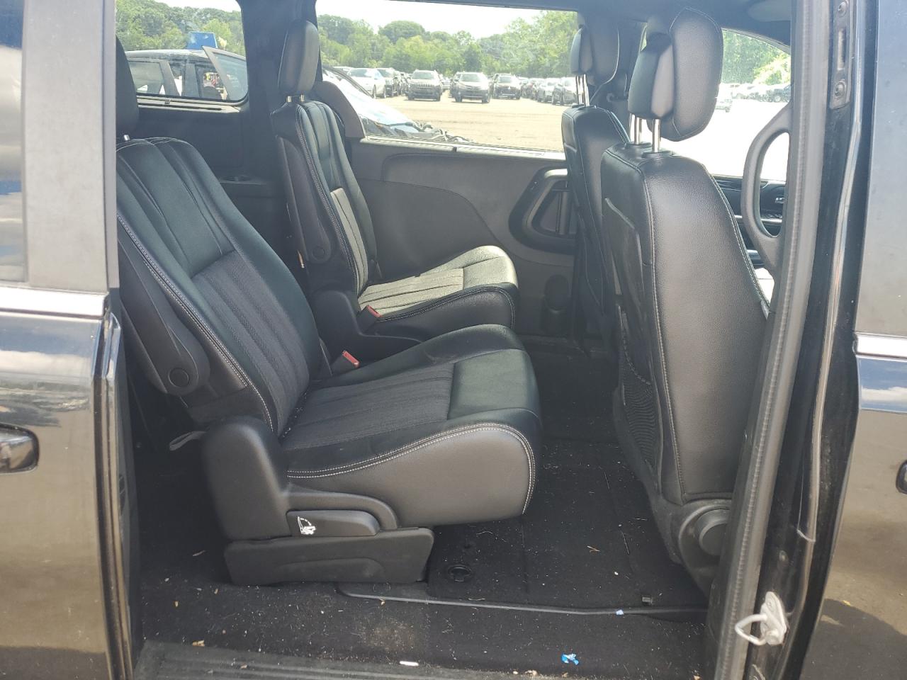 2C4RC1HG3FR590179 2015 Chrysler Town & Country S