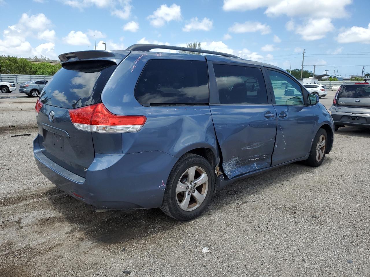 5TDKK3DC3ES475333 2014 Toyota Sienna Le