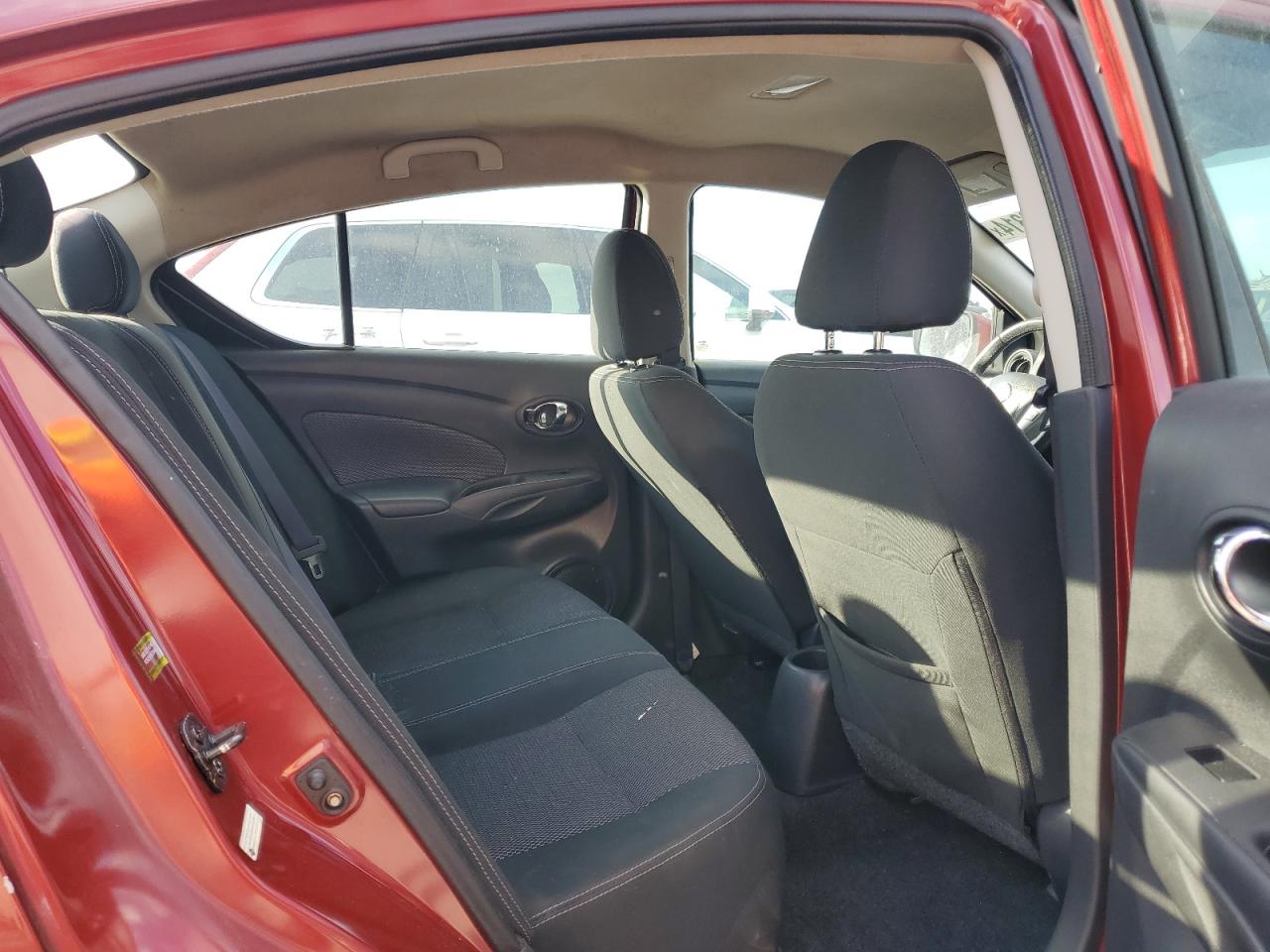 3N1CN7AP7JL838505 2018 Nissan Versa S