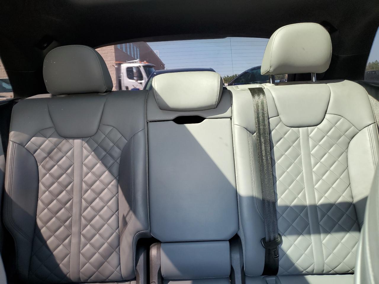 WA1A4AFY4J2186279 2018 Audi Sq5 Premium Plus