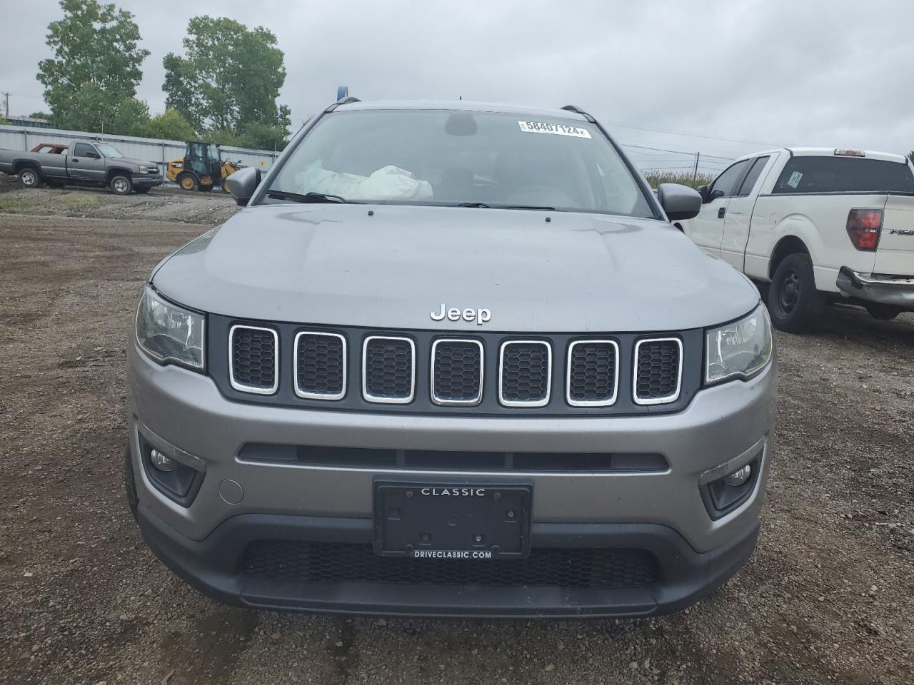 3C4NJDBB9JT482044 2018 Jeep Compass Latitude